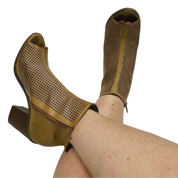 Soda Tan Anajay Peep-Toe Bootie - Size 7.5 - Picture 2 of 14